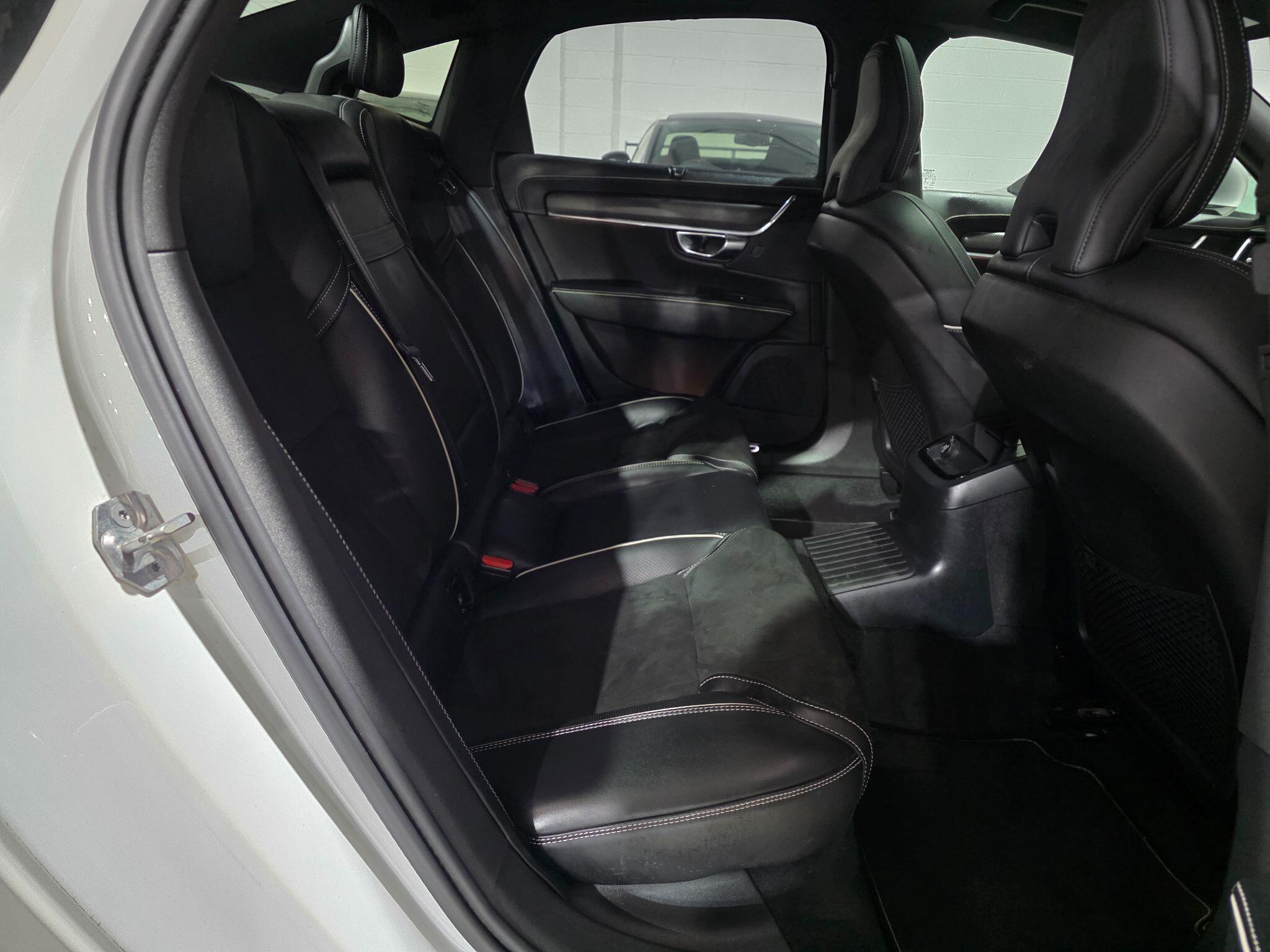 Volvo S90 view 28