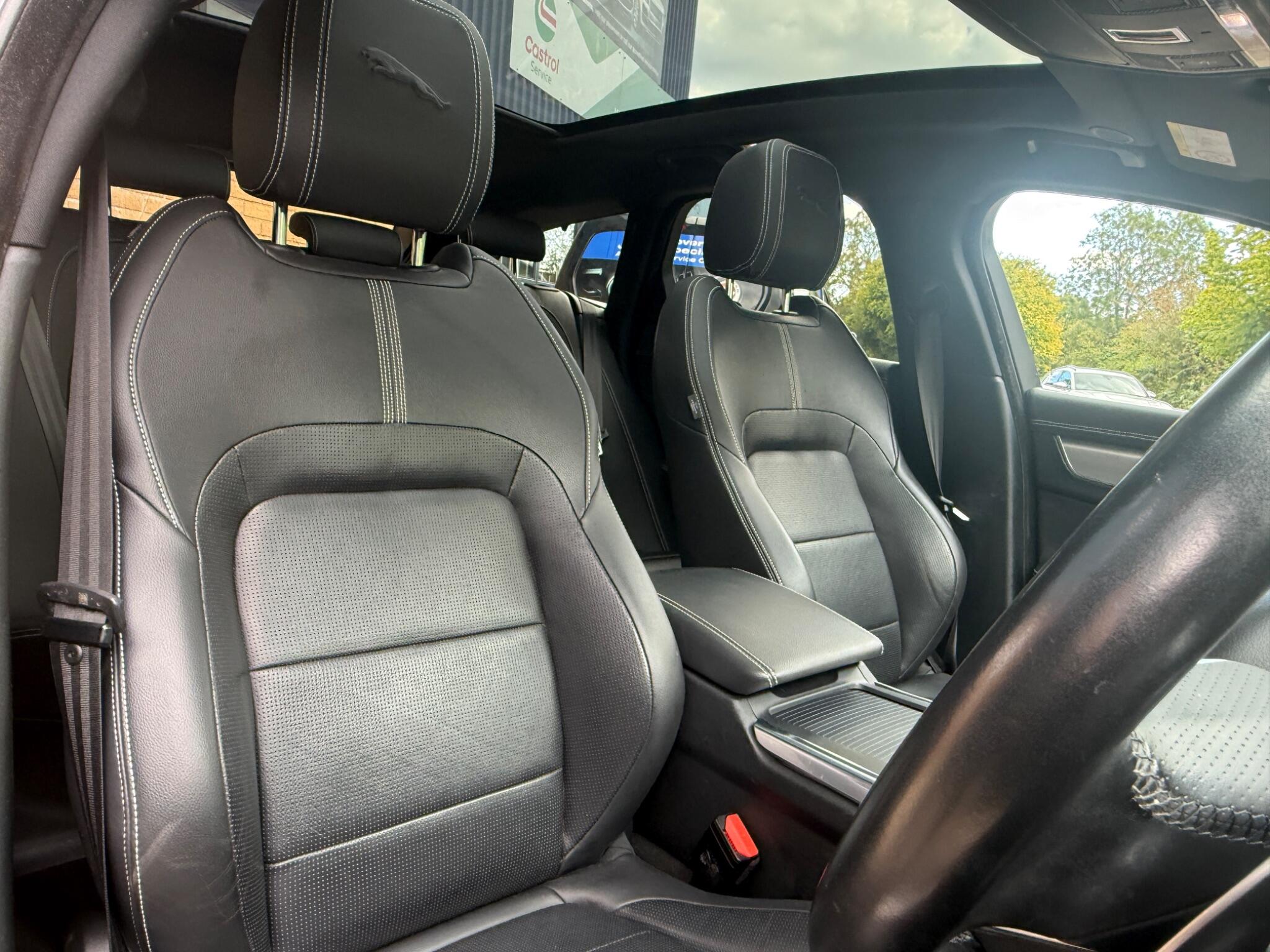 Jaguar XF view 20