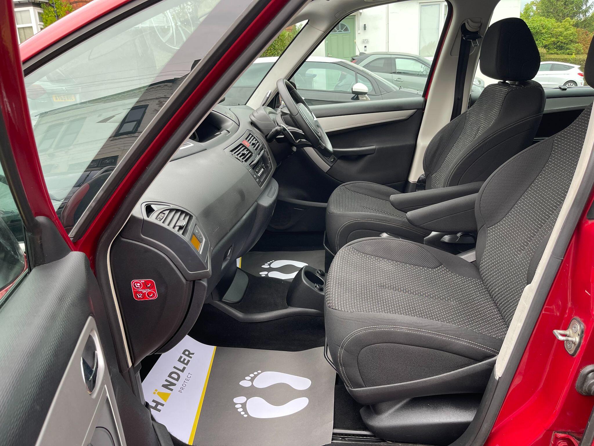 Citroen Grand C4 Picasso view 32