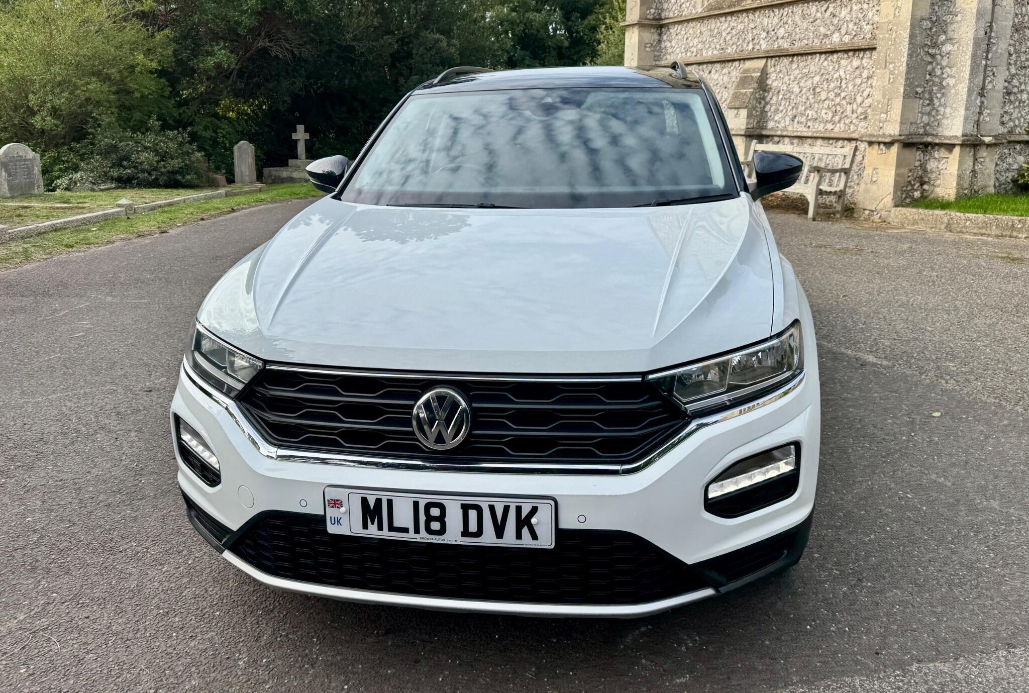 Volkswagen T-Roc view 2