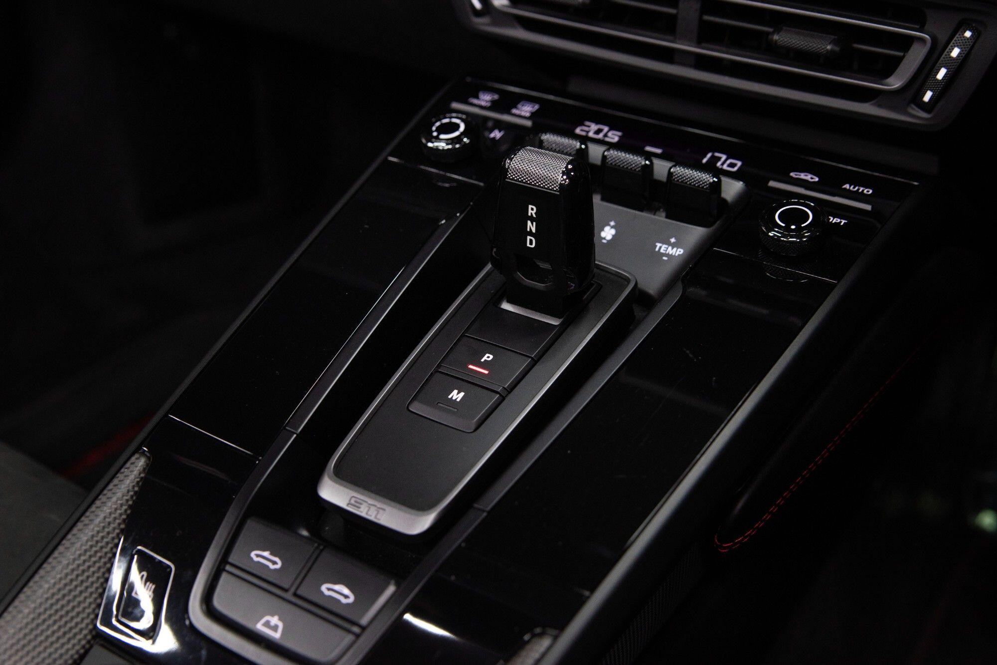 Porsche 911 view 40