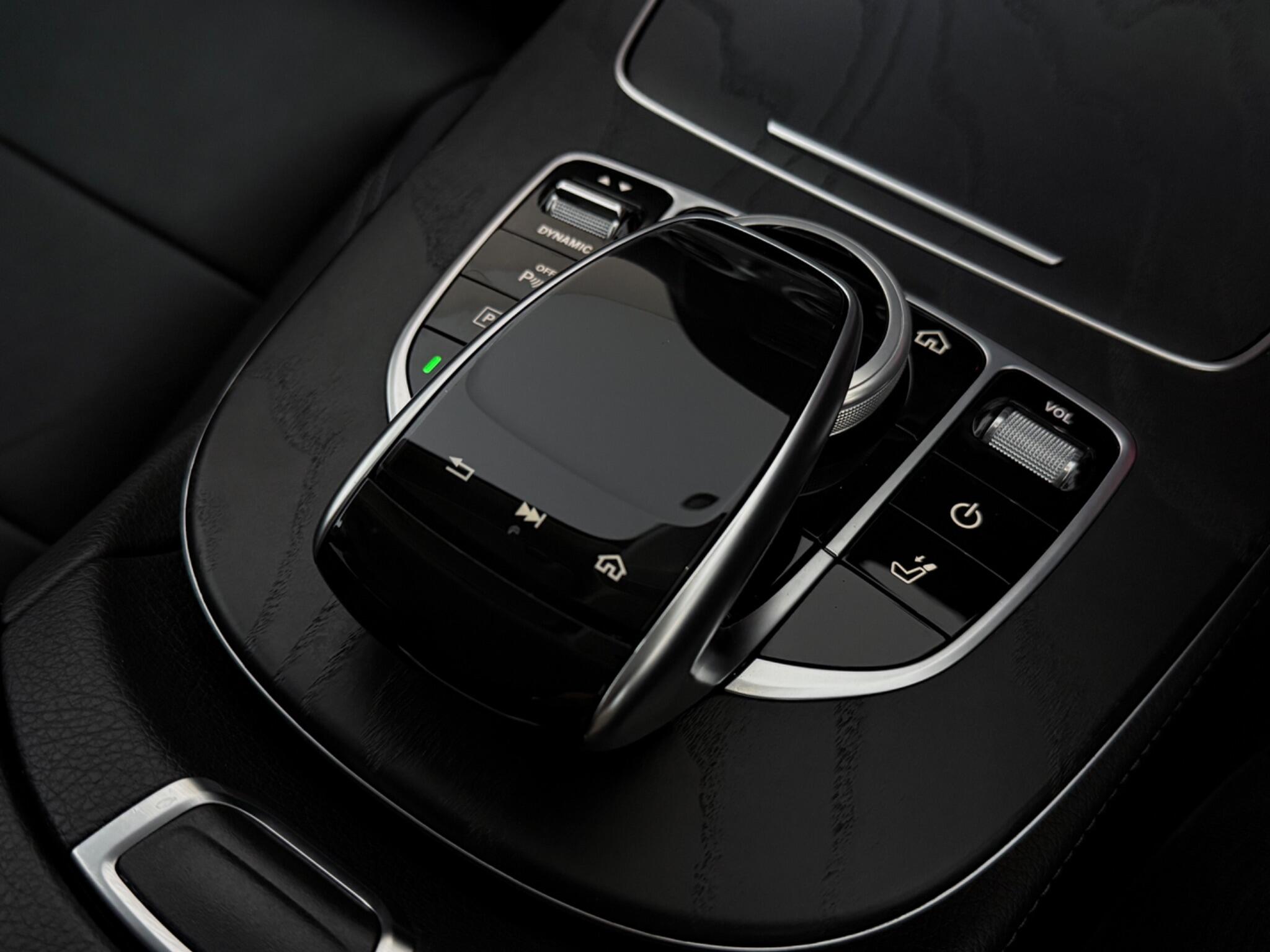 Mercedes-Benz E-Class view 33