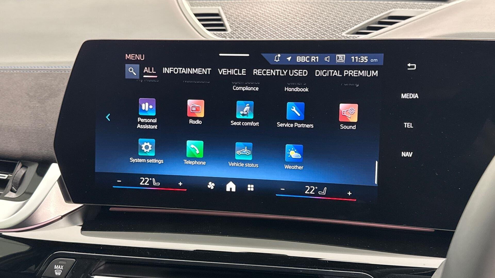 BMW Ix1 view 27