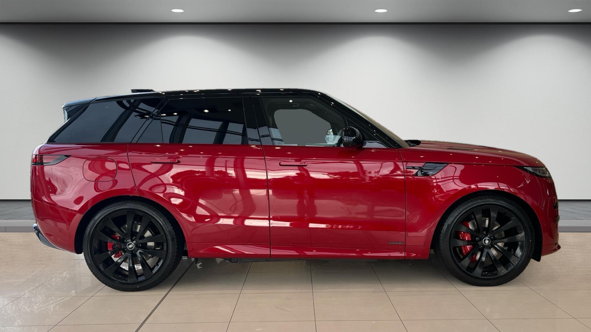 Land Rover Range Rover Sport view 2