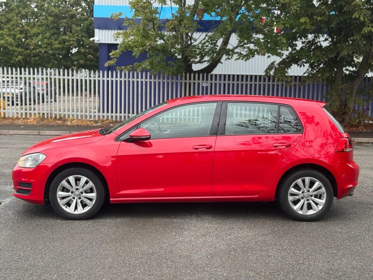Volkswagen Golf view 4