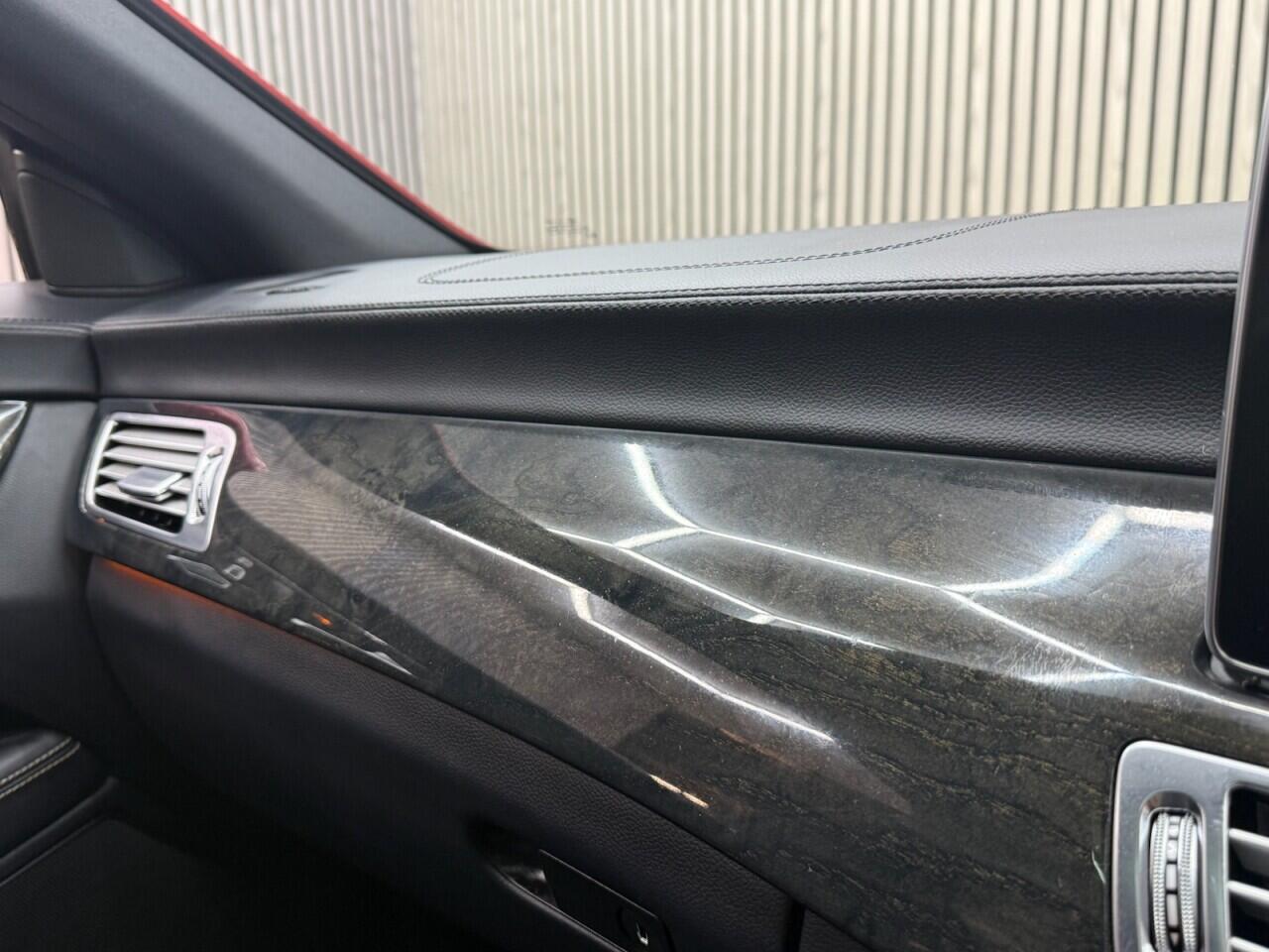 Mercedes-Benz CLS view 22