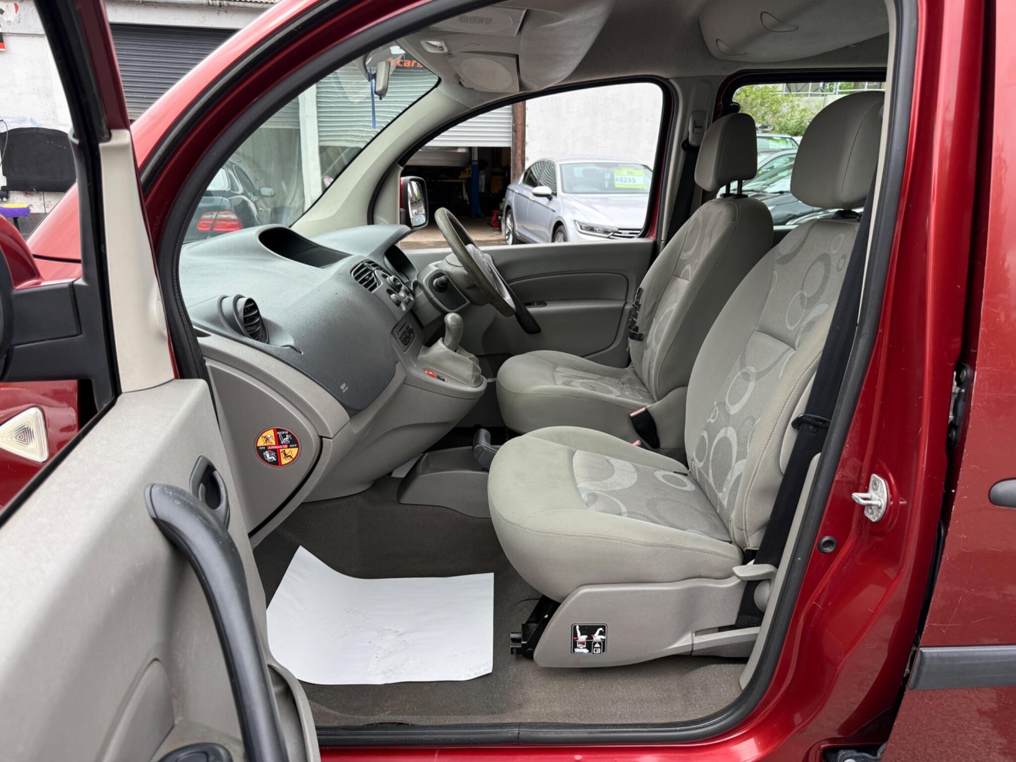 Renault Kangoo - Image 25
