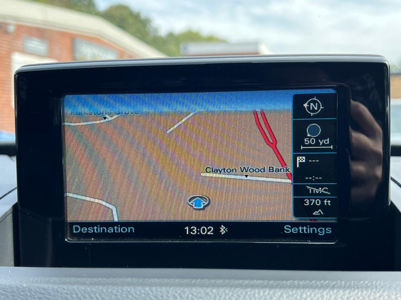 Audi Q3 view 26