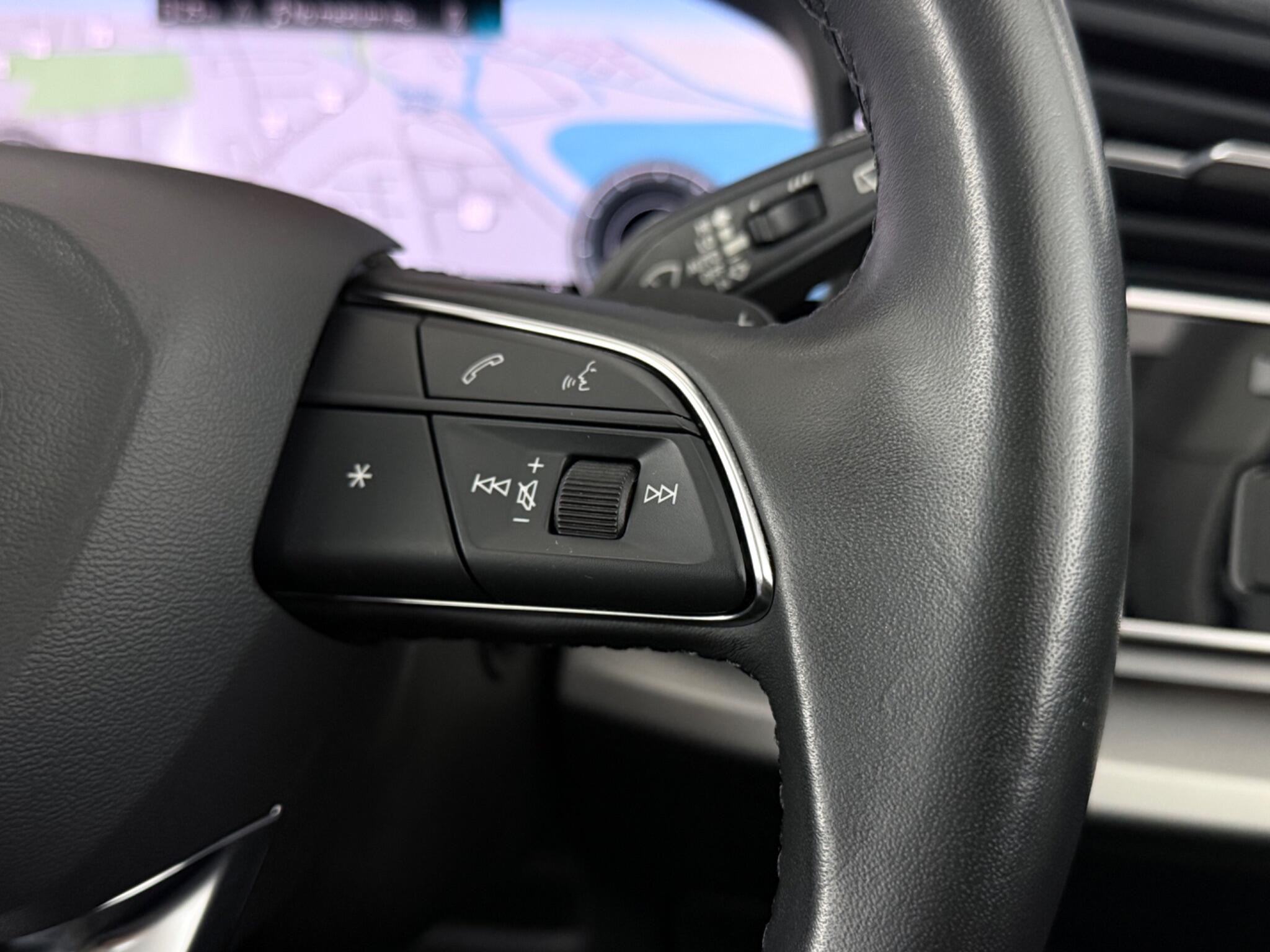 Audi Q7 view 17