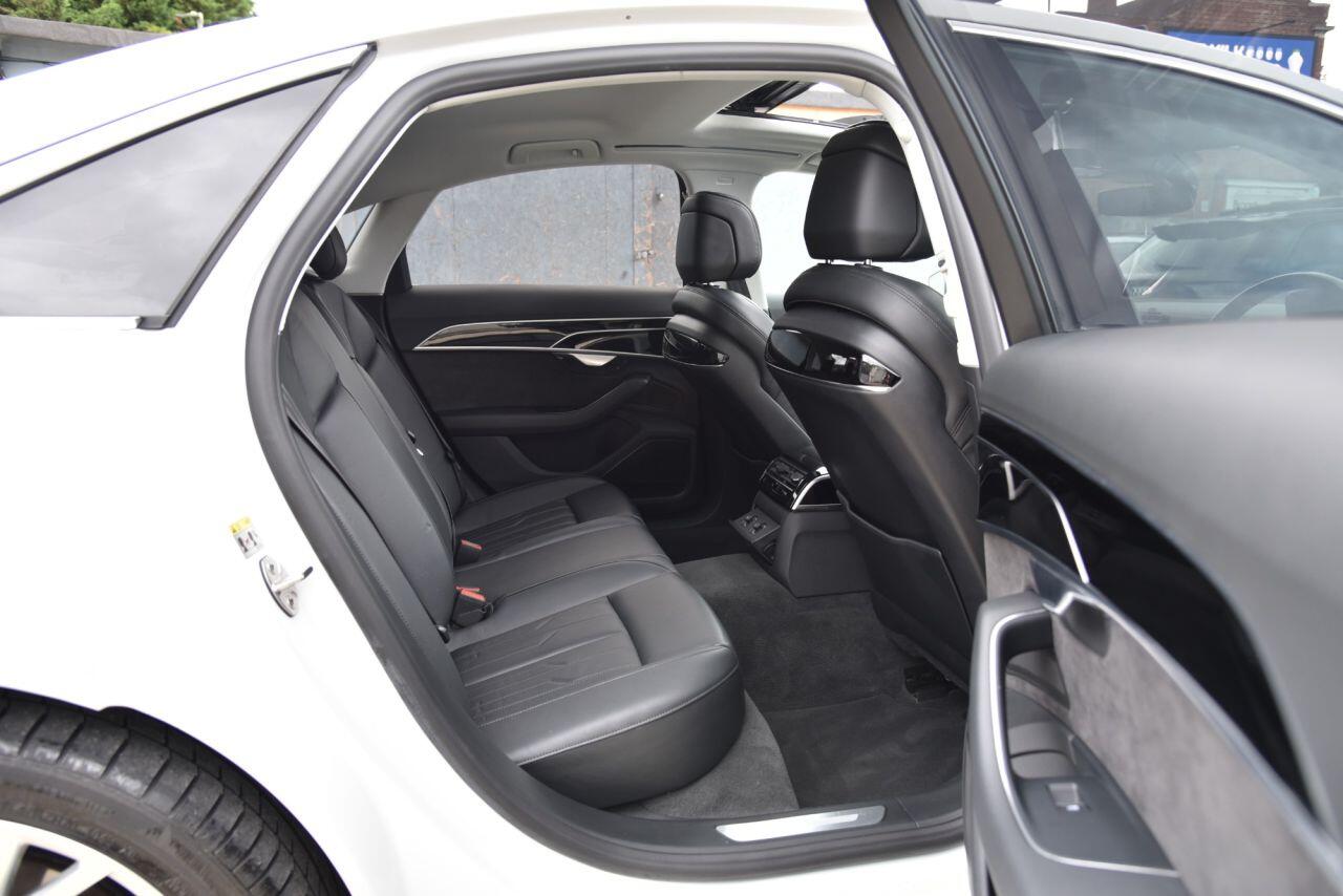 Audi A8 view 27