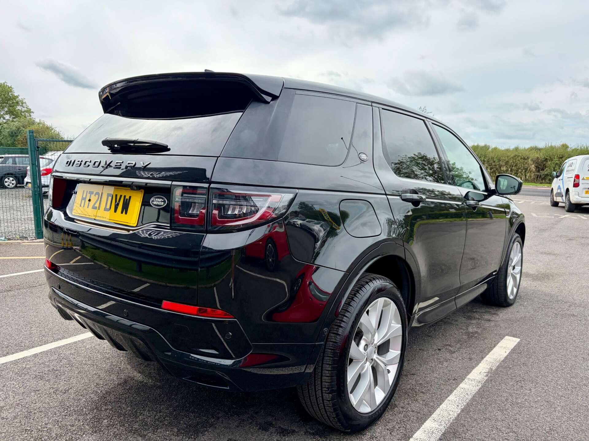 Land Rover Discovery Sport view 8