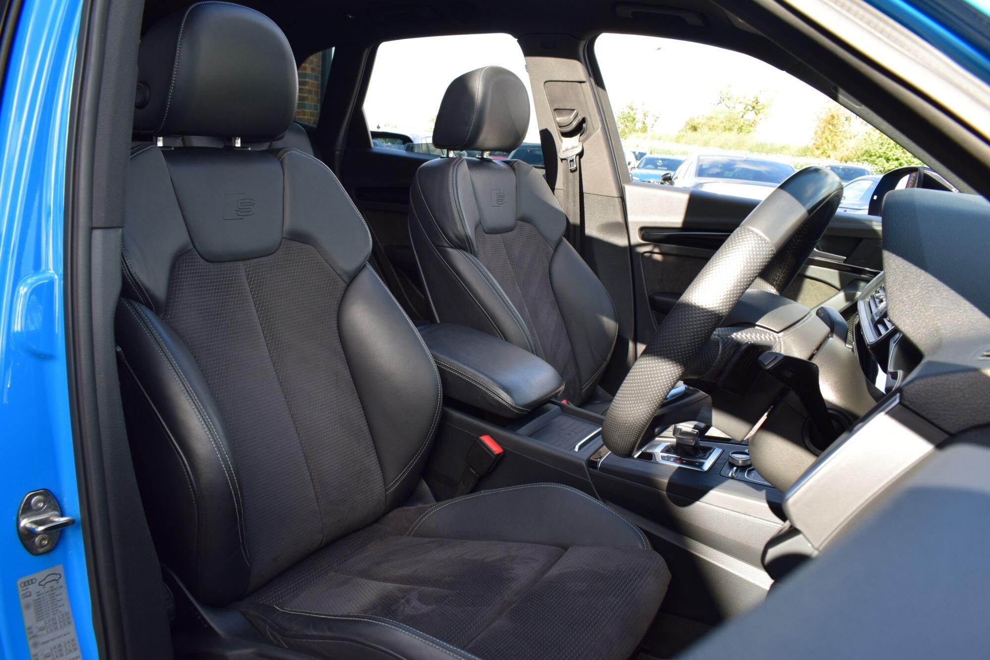 Audi Q5 view 15