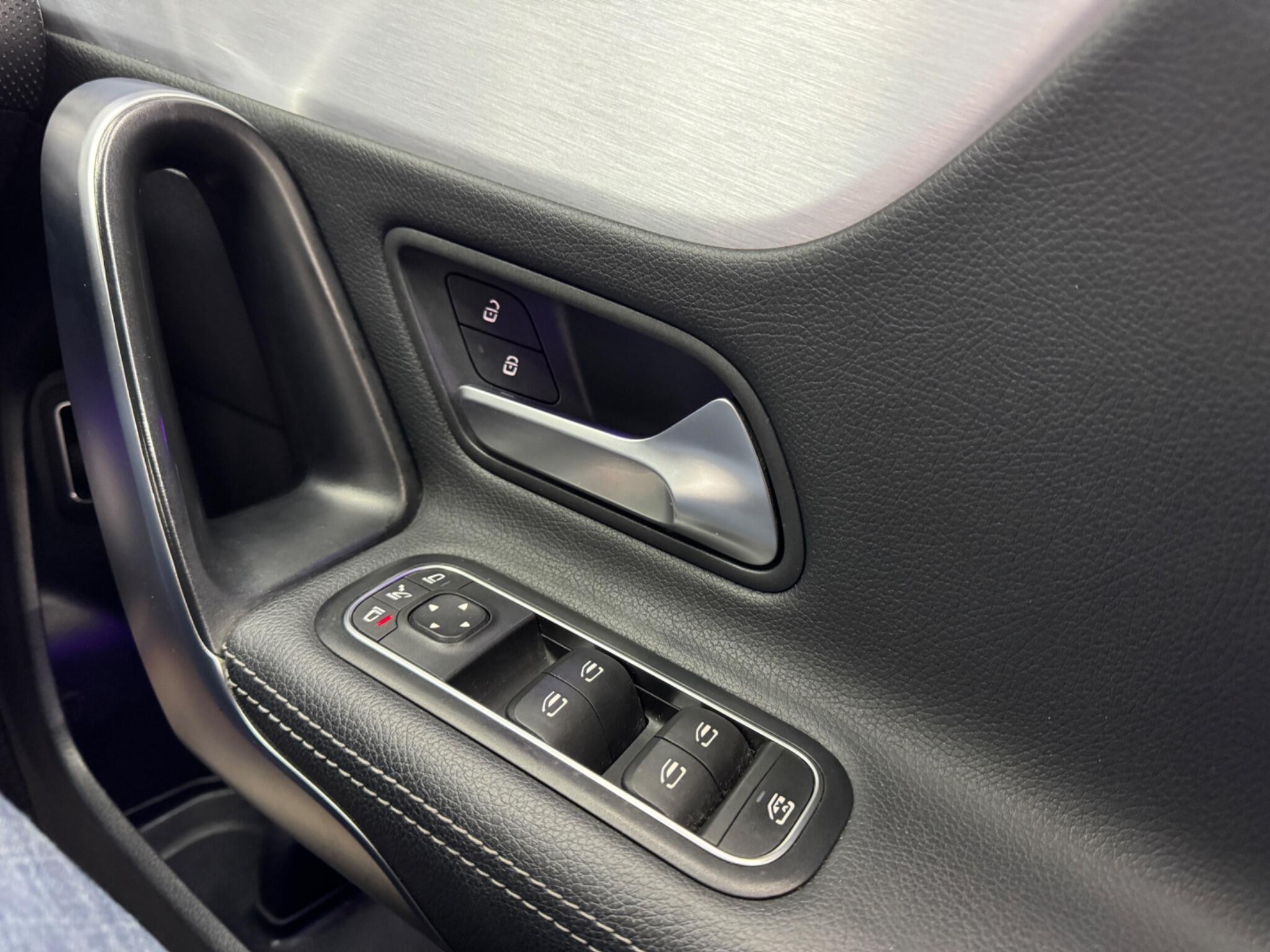 Mercedes-Benz Cla view 50