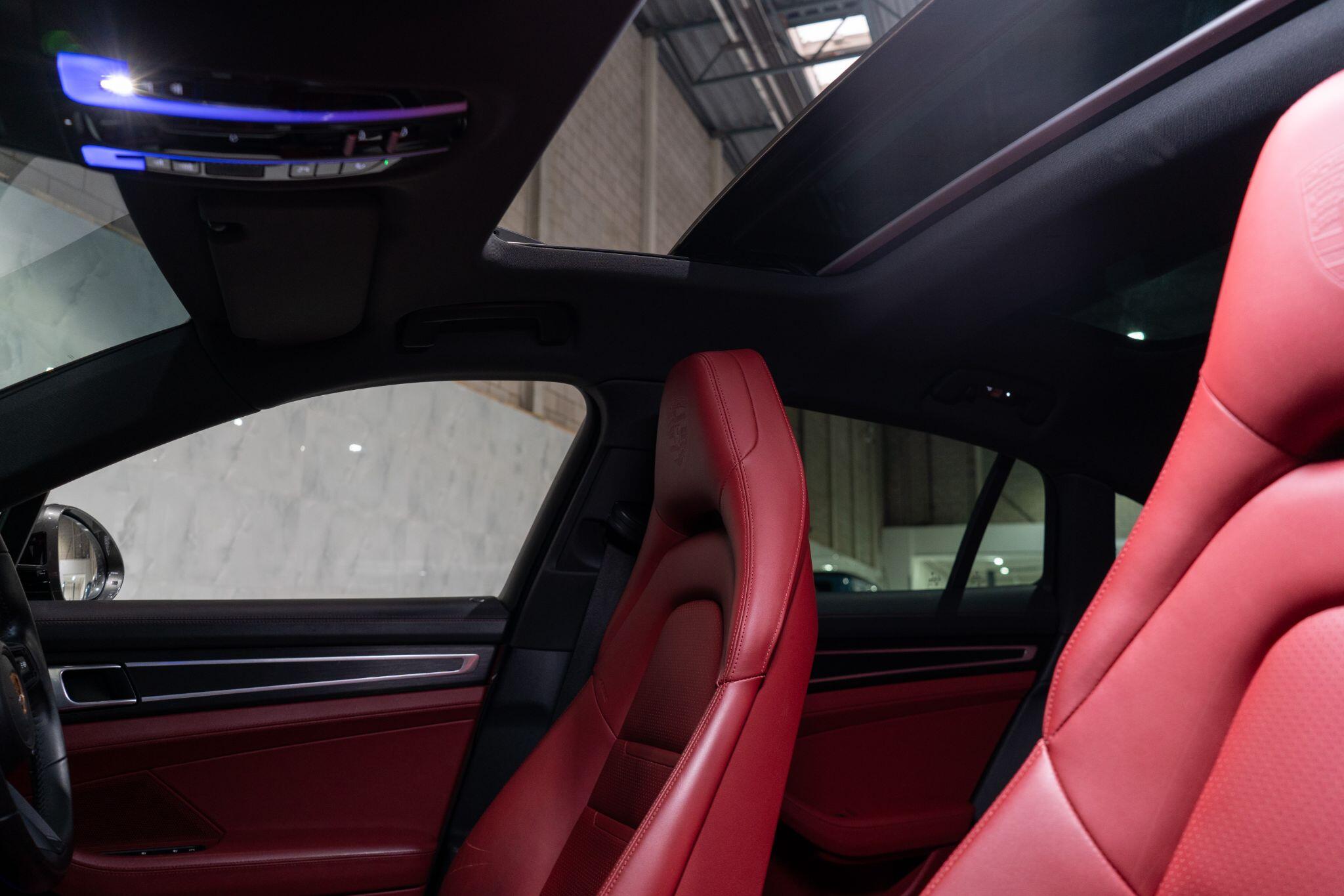 Porsche Panamera view 13