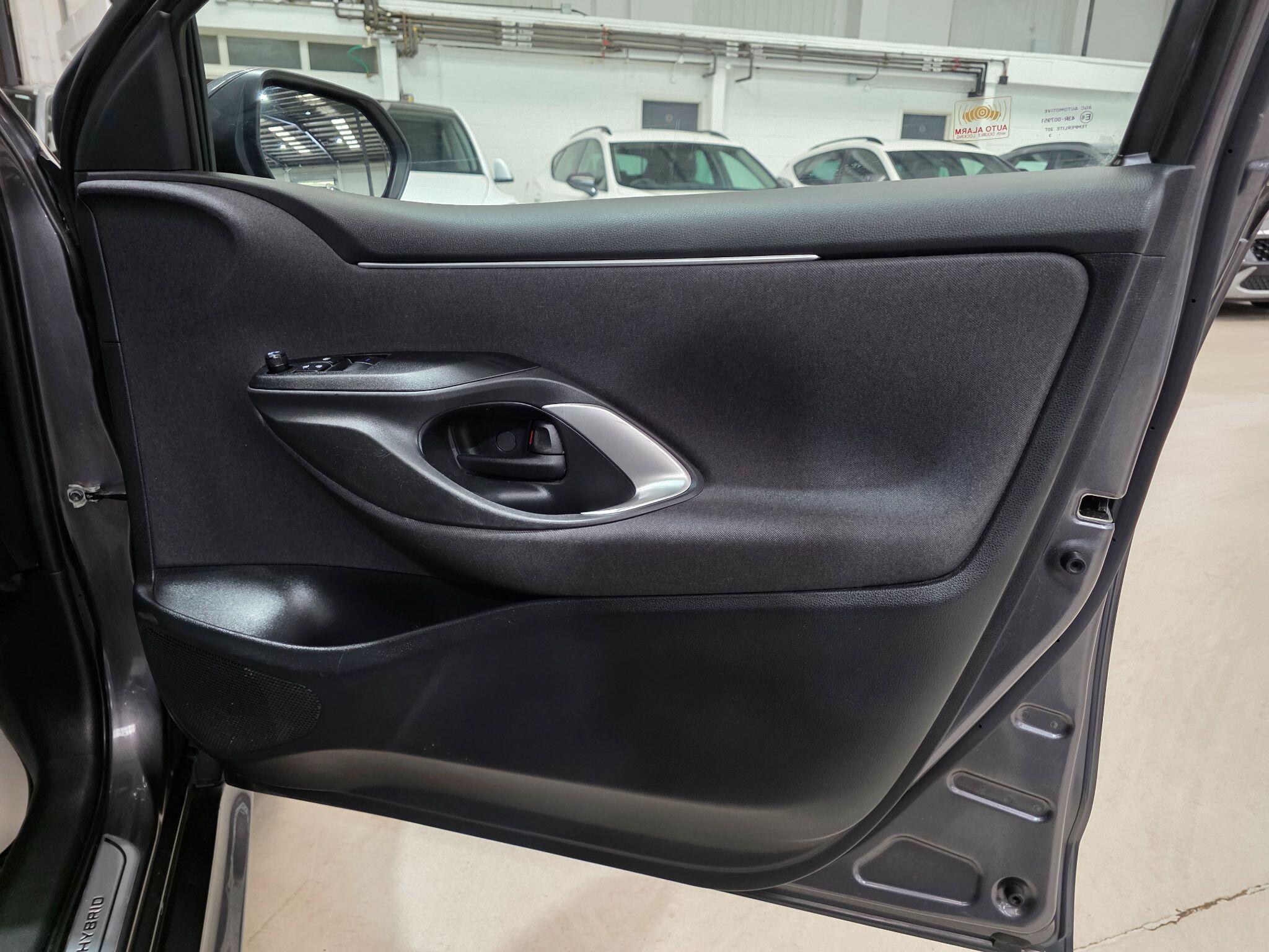 Toyota Yaris view 12