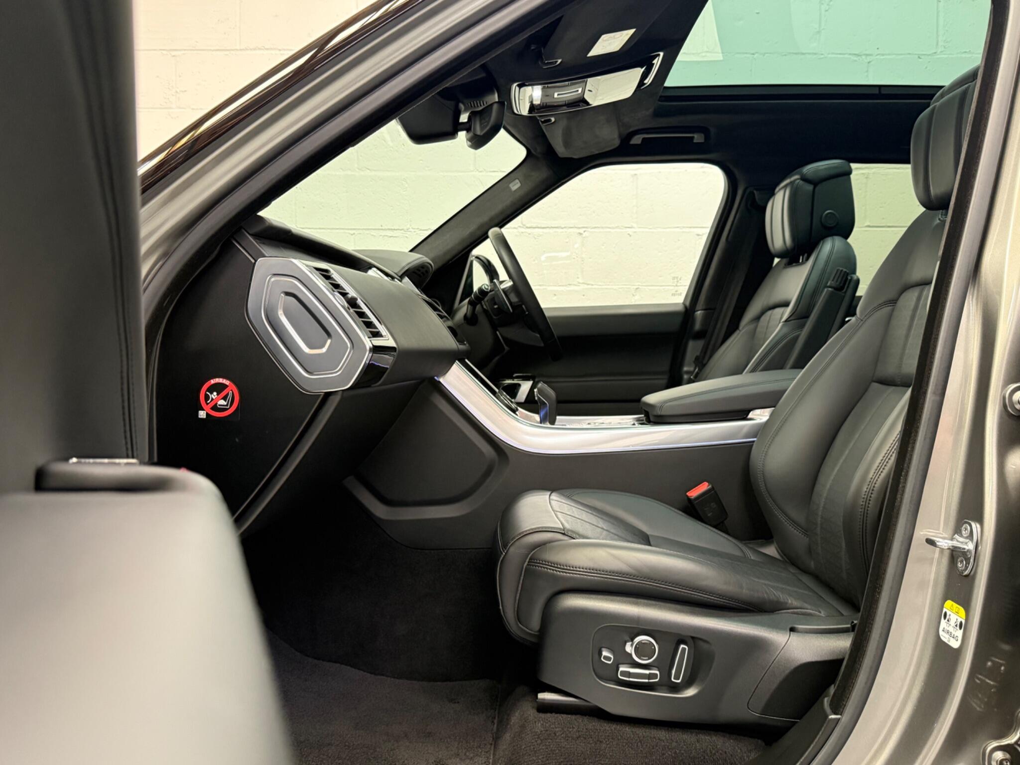 Land Rover Range Rover Sport view 4