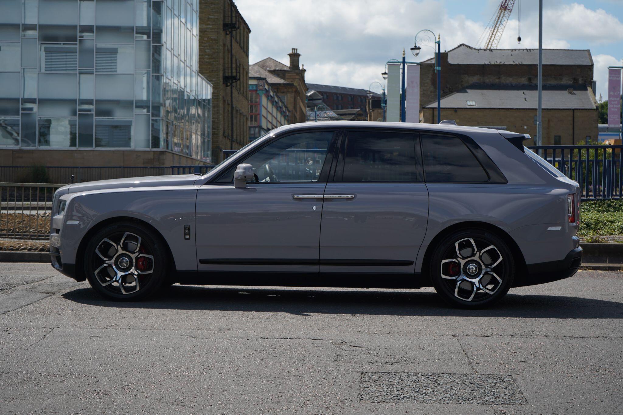 Rolls-Royce Cullinan view 5