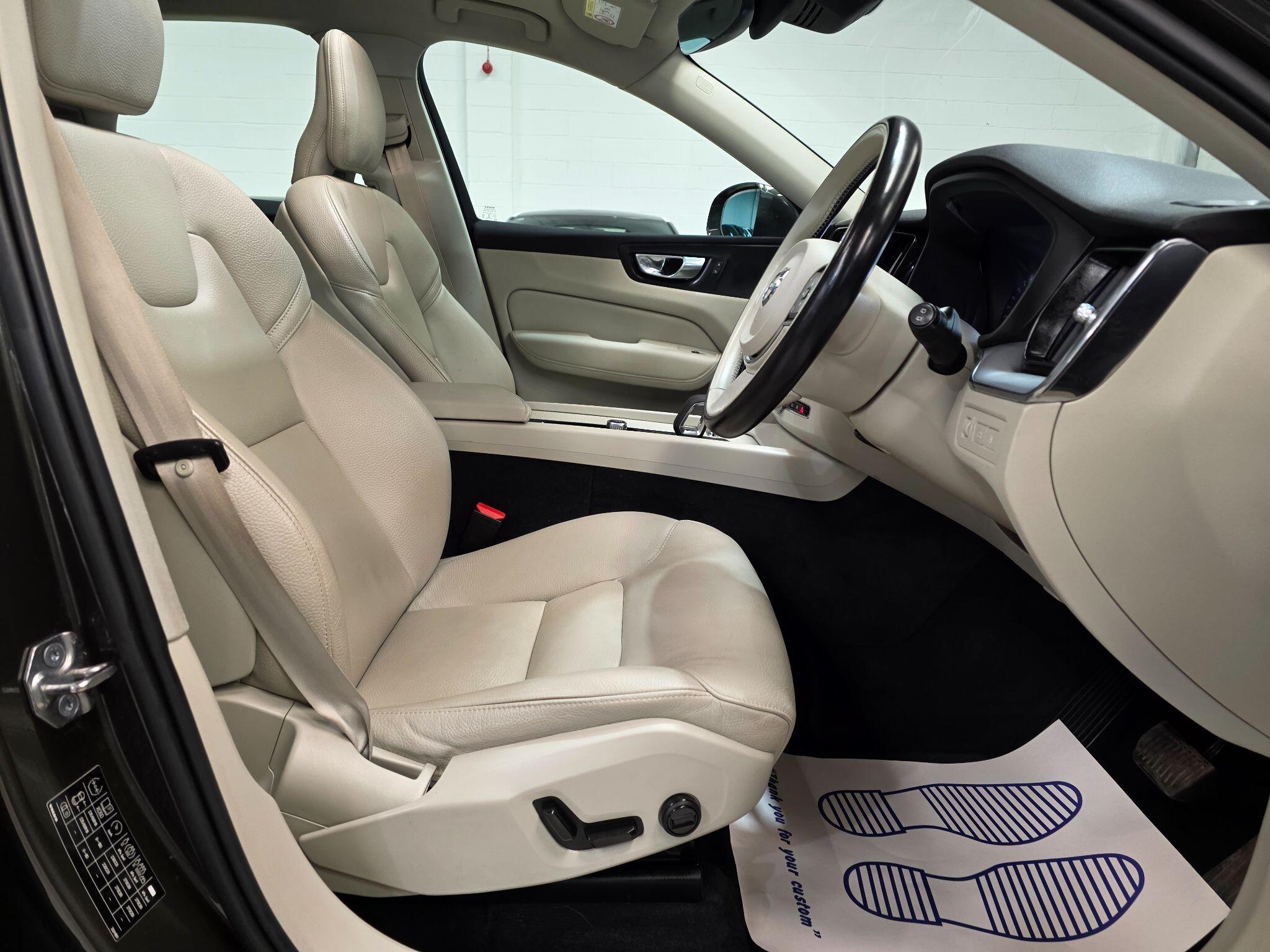 Volvo XC60 view 6