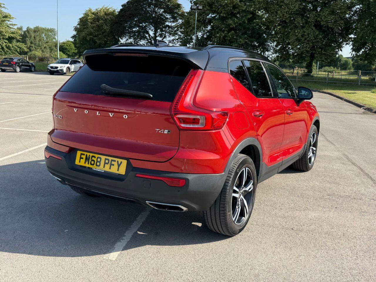 Volvo XC40 view 40