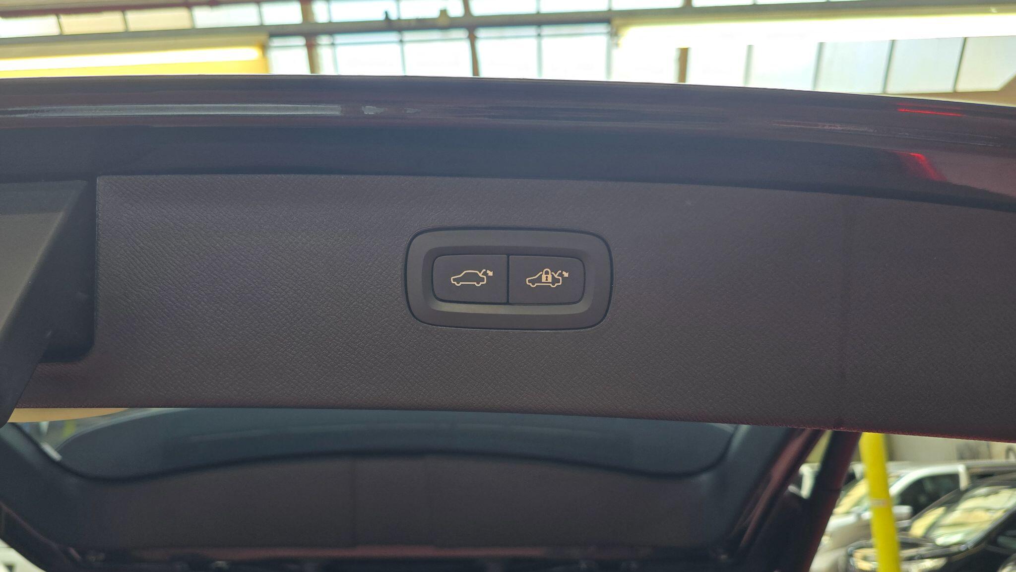 Volvo XC90 view 52