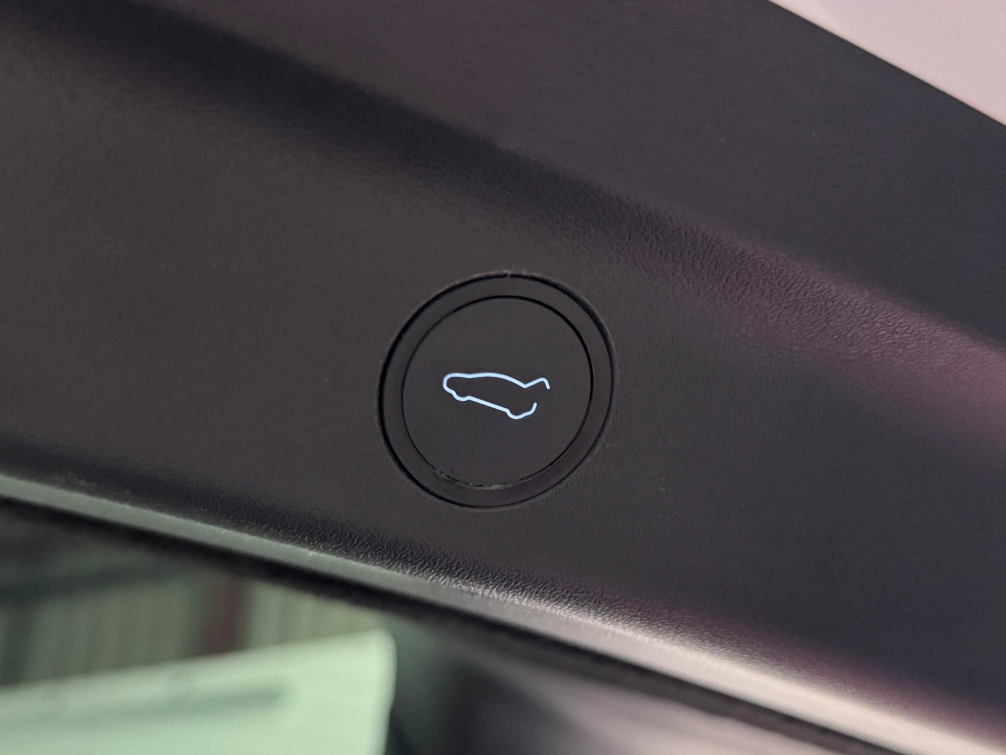 Tesla Model Y view 8