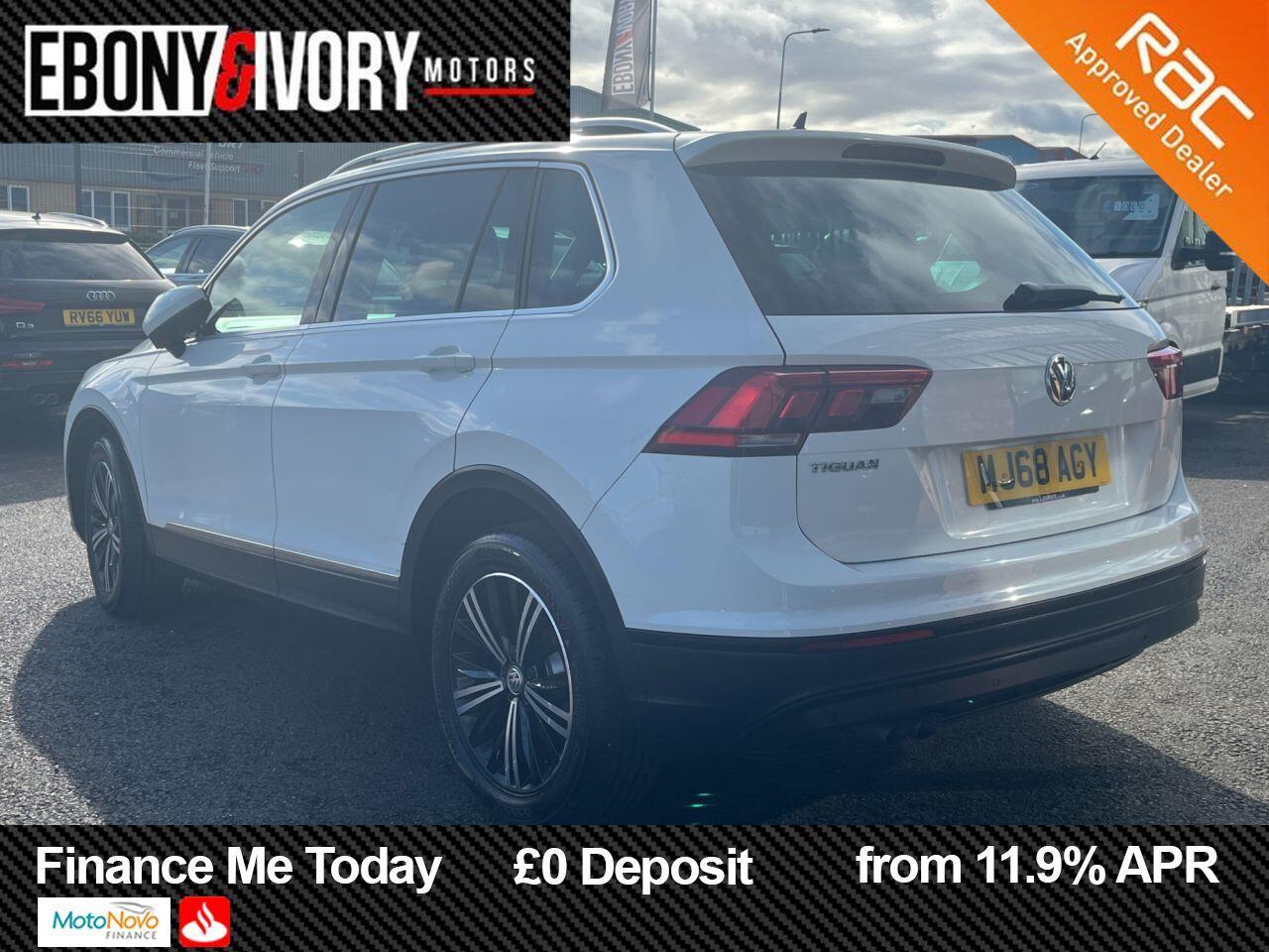 Volkswagen Tiguan view 3