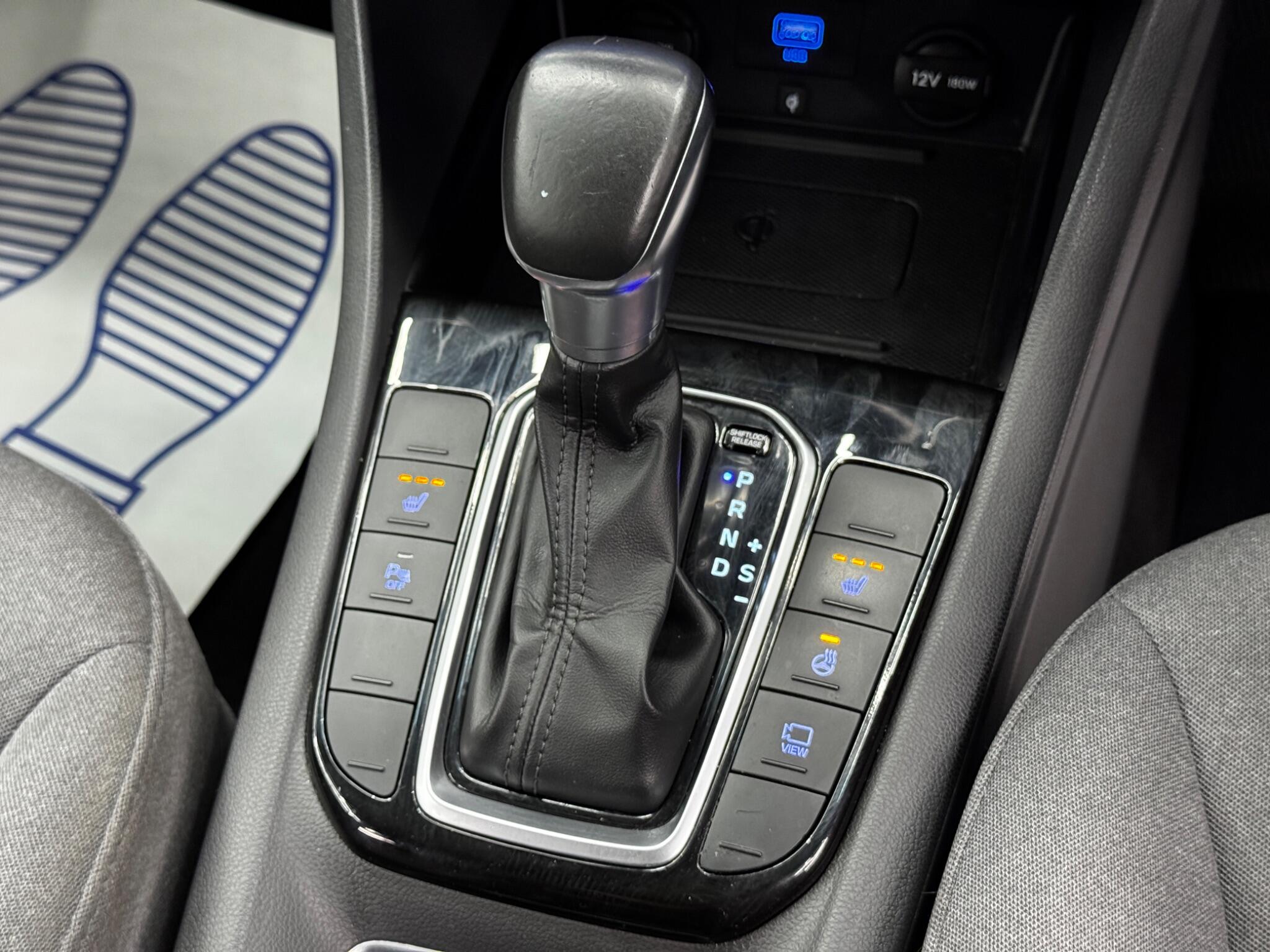 Hyundai Ioniq view 23