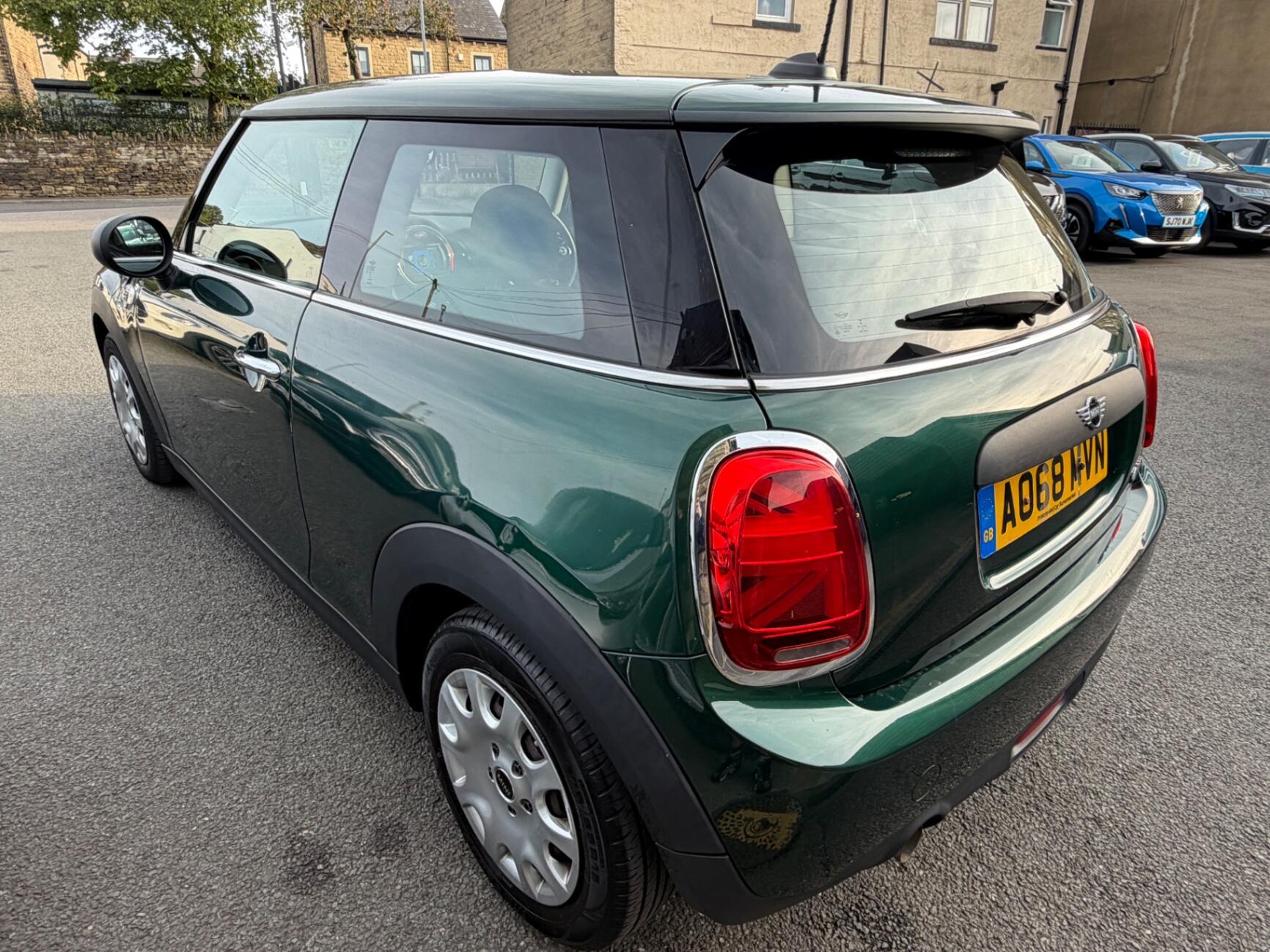 Mini Hatch view 8