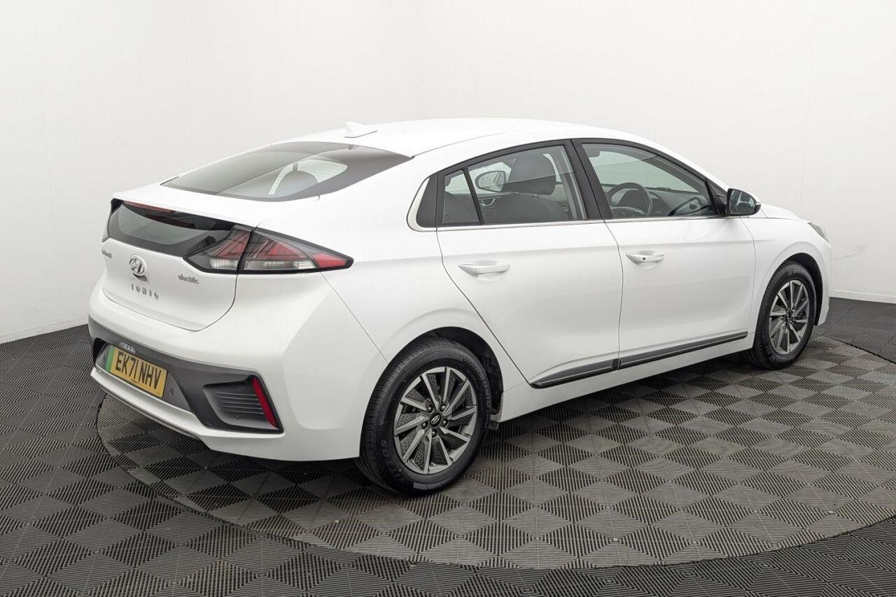 Hyundai Ioniq view 53