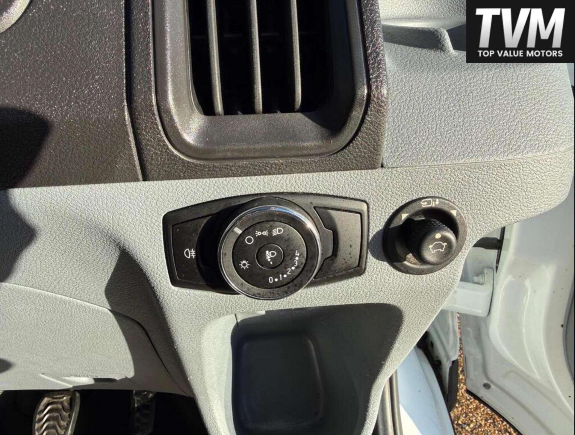 Ford Transit view 11