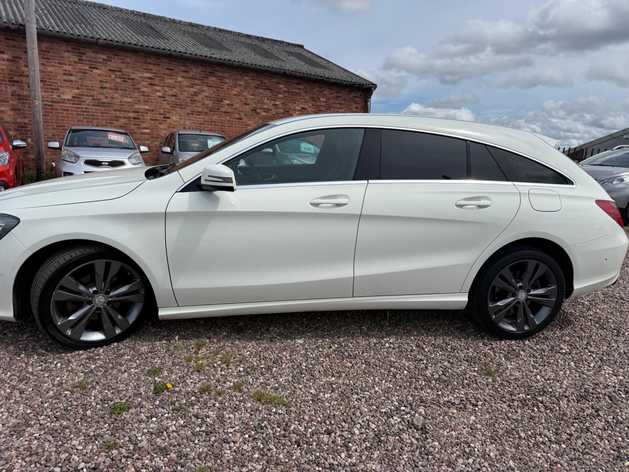 Mercedes-Benz Cla view 17