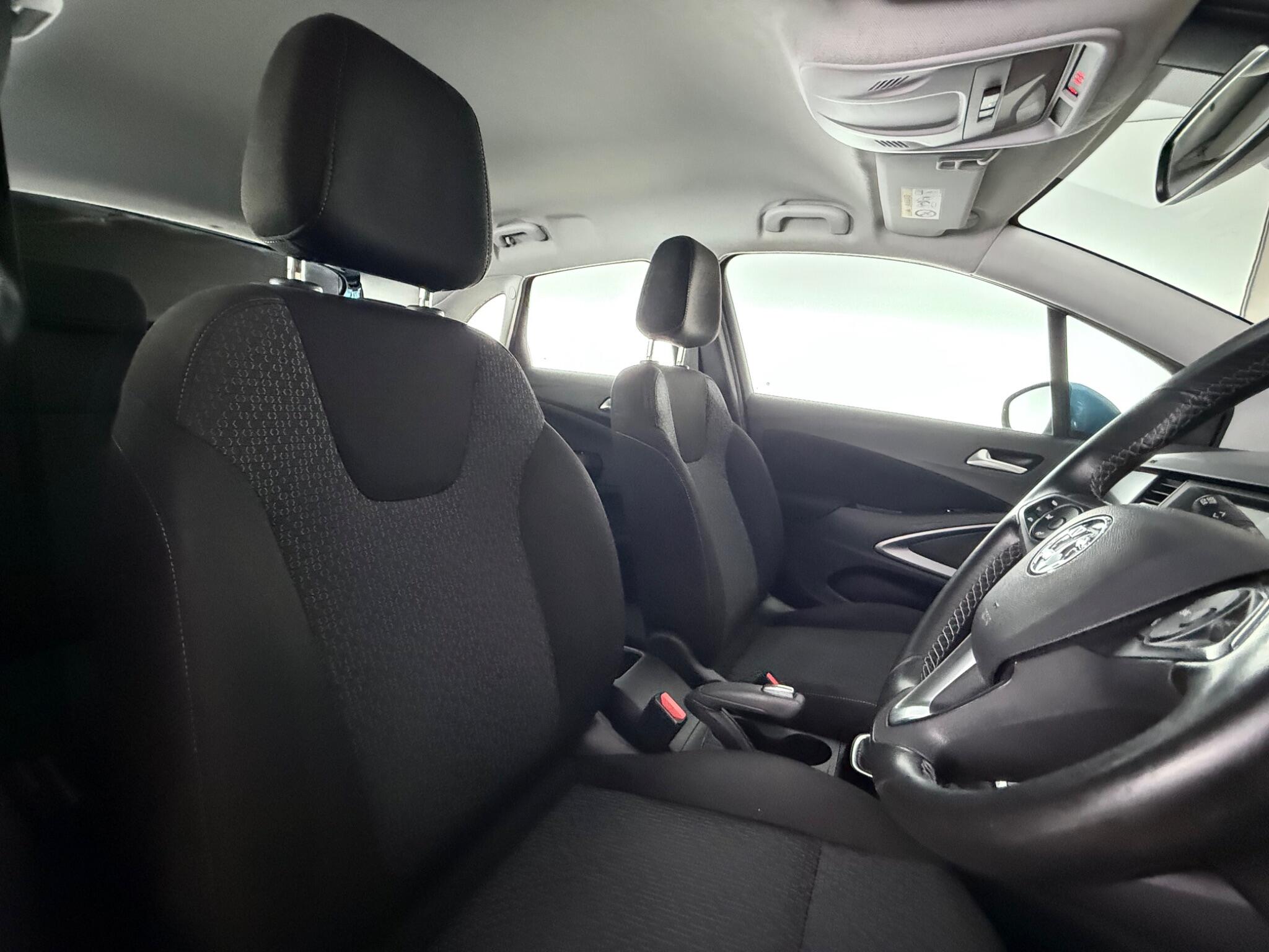Vauxhall Crossland X view 25