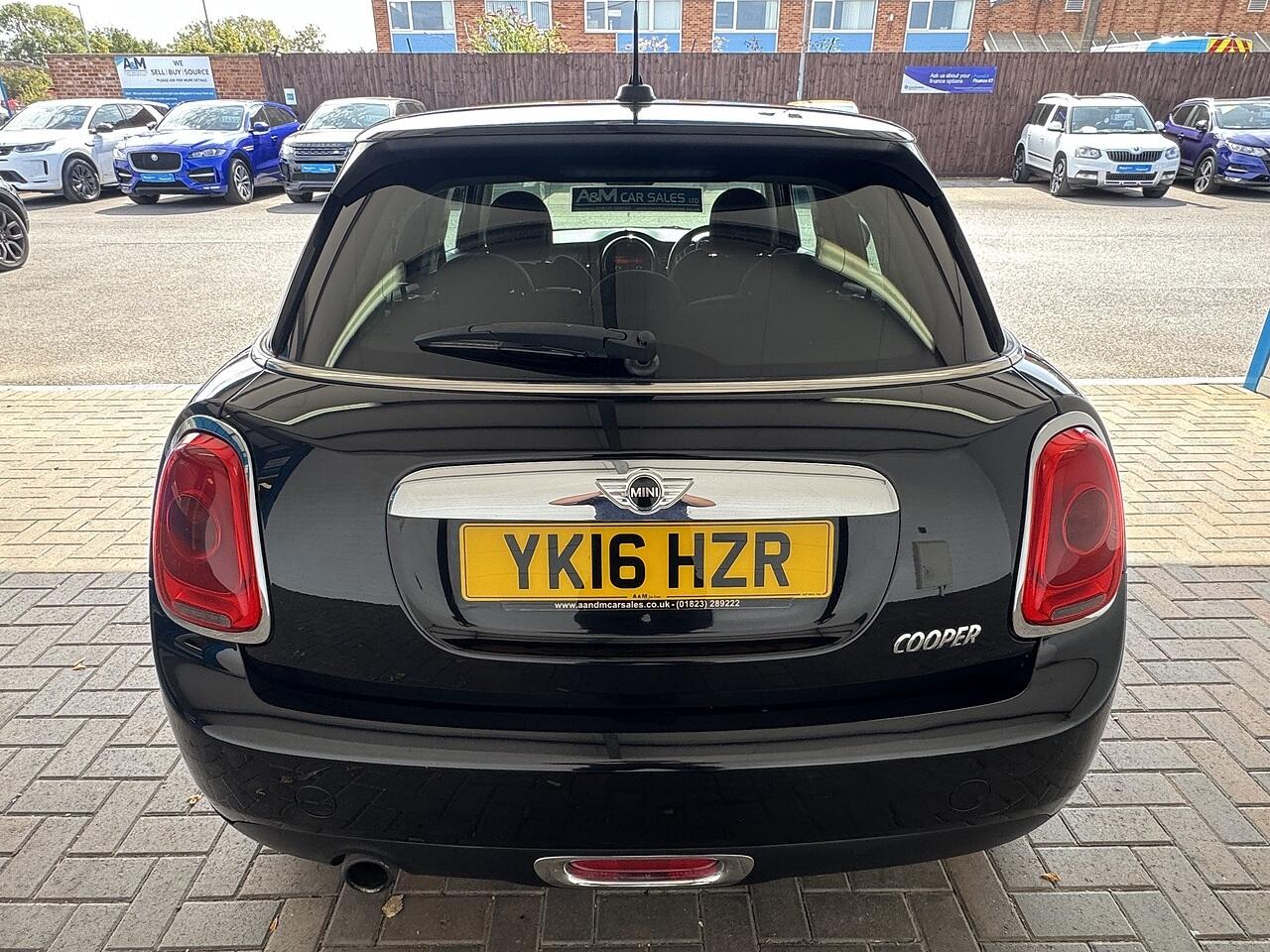 Mini Cooper view 4