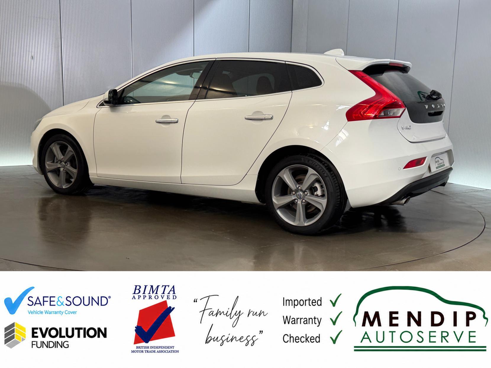 Volvo V40 view 15