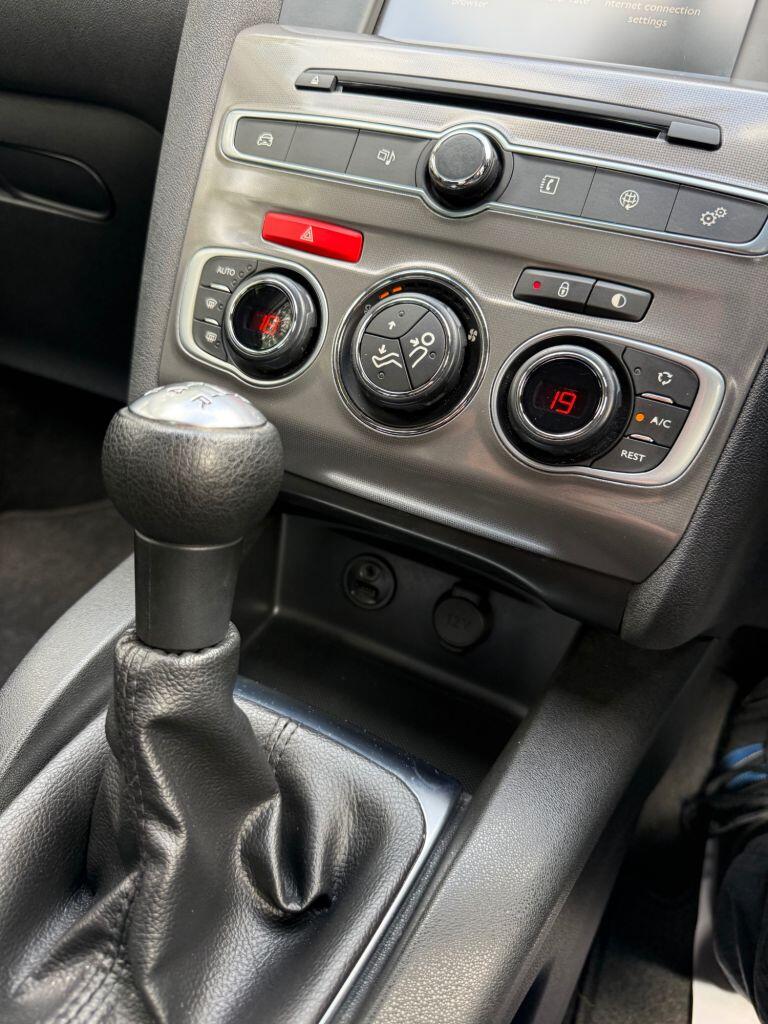 Citroen C4 view 16