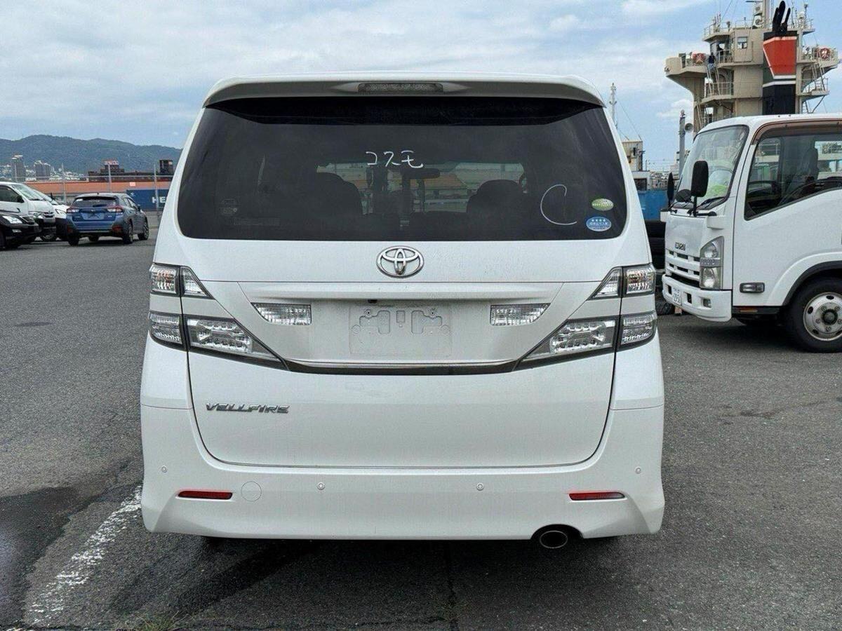 Toyota Vellfire view 8