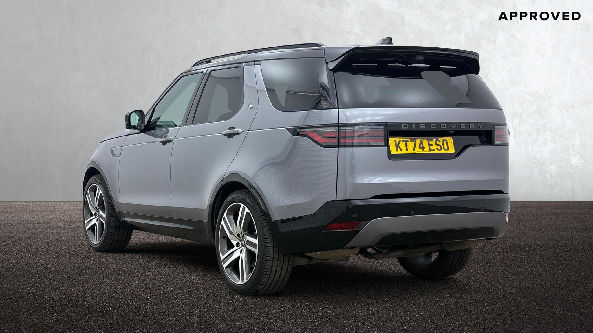 Land Rover Discovery view 2