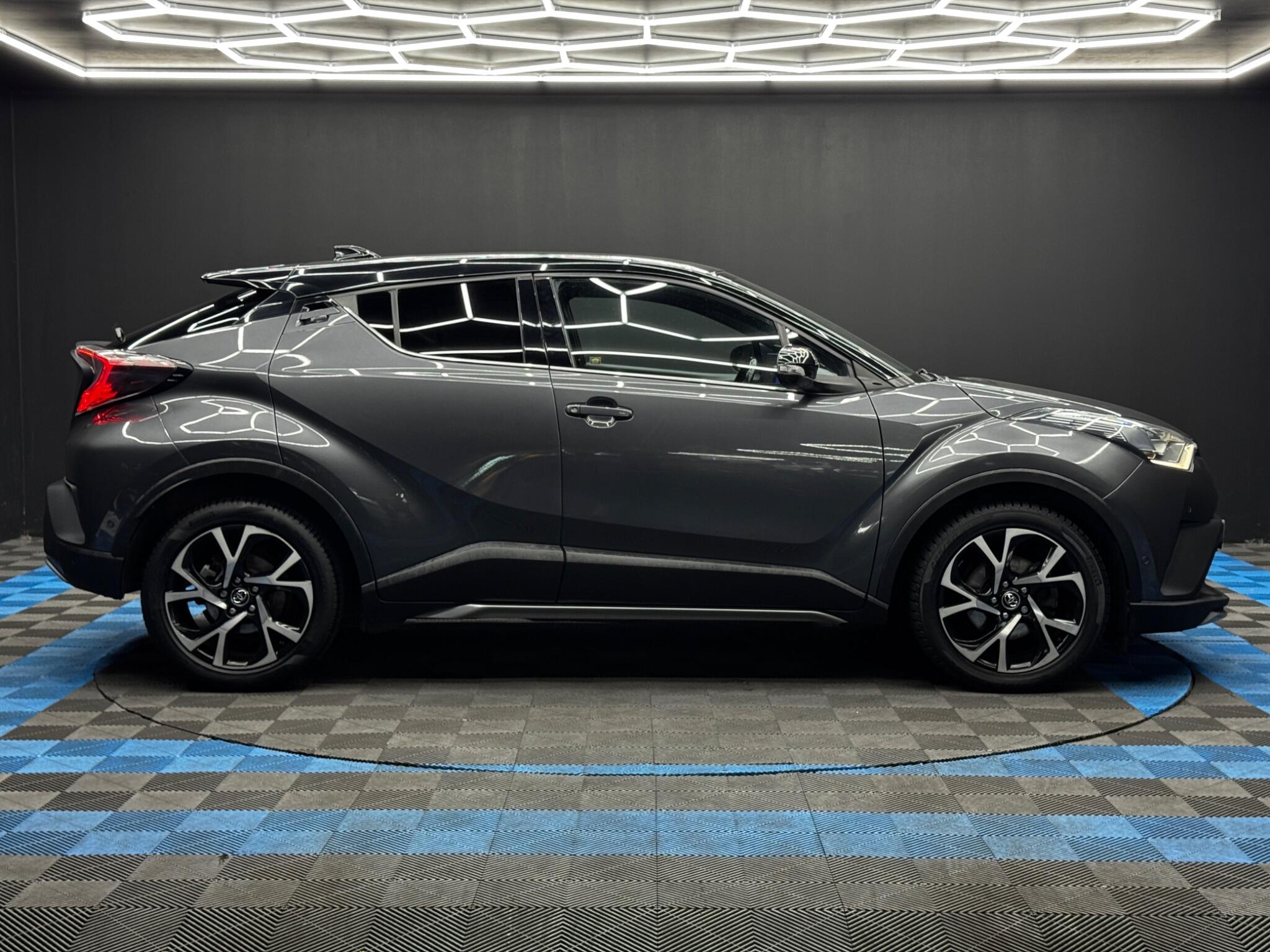 Toyota C-HR view 4