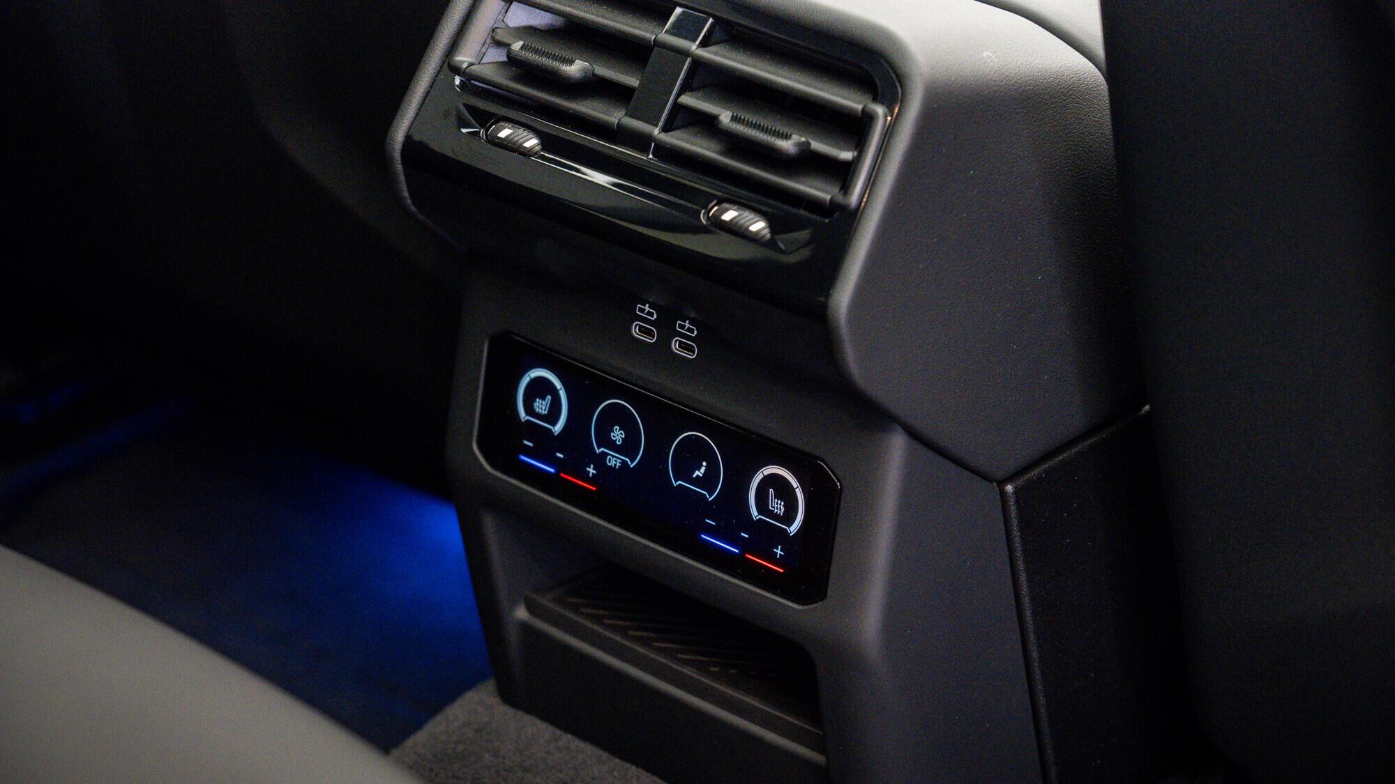 BMW M5 view 10