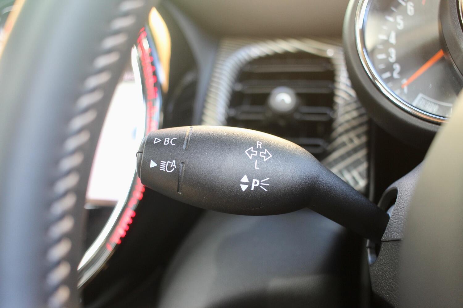 Mini Hatch view 22