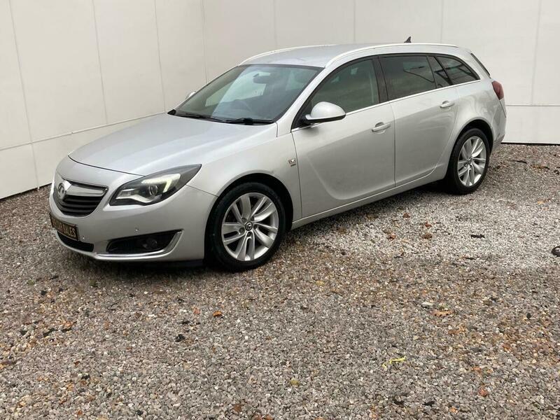 2017 Vauxhall Insignia 2.0 CDTi ecoFLEX SRi Nav Sports Tourer Euro 6 (s/s) 5dr • 120,000 miles image 9