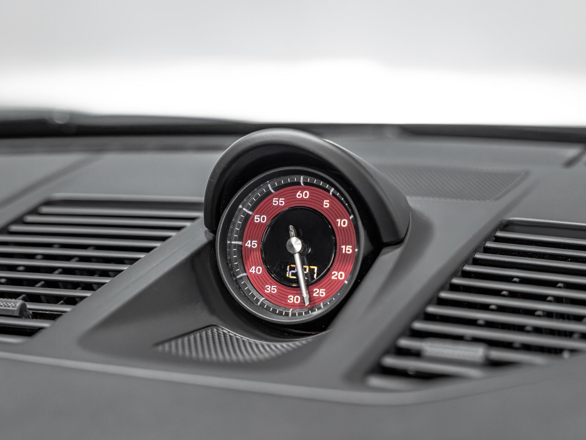 Porsche 911 view 18