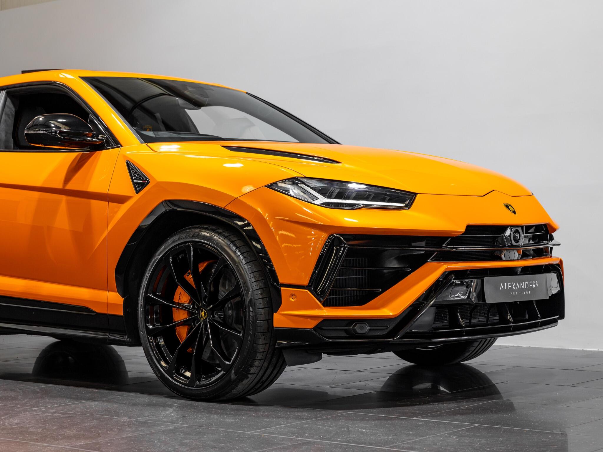 Lamborghini Urus view 11