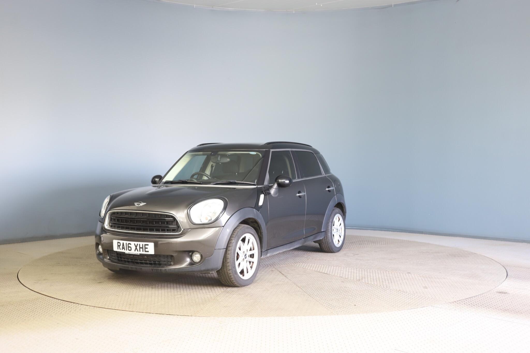 Mini Countryman view 3