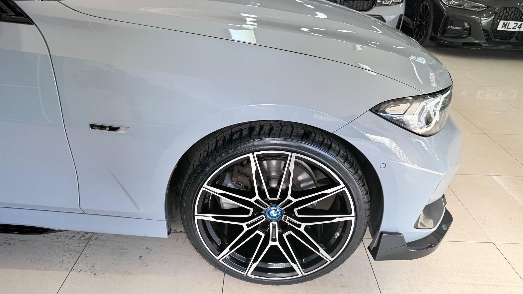BMW 3 Series view 56