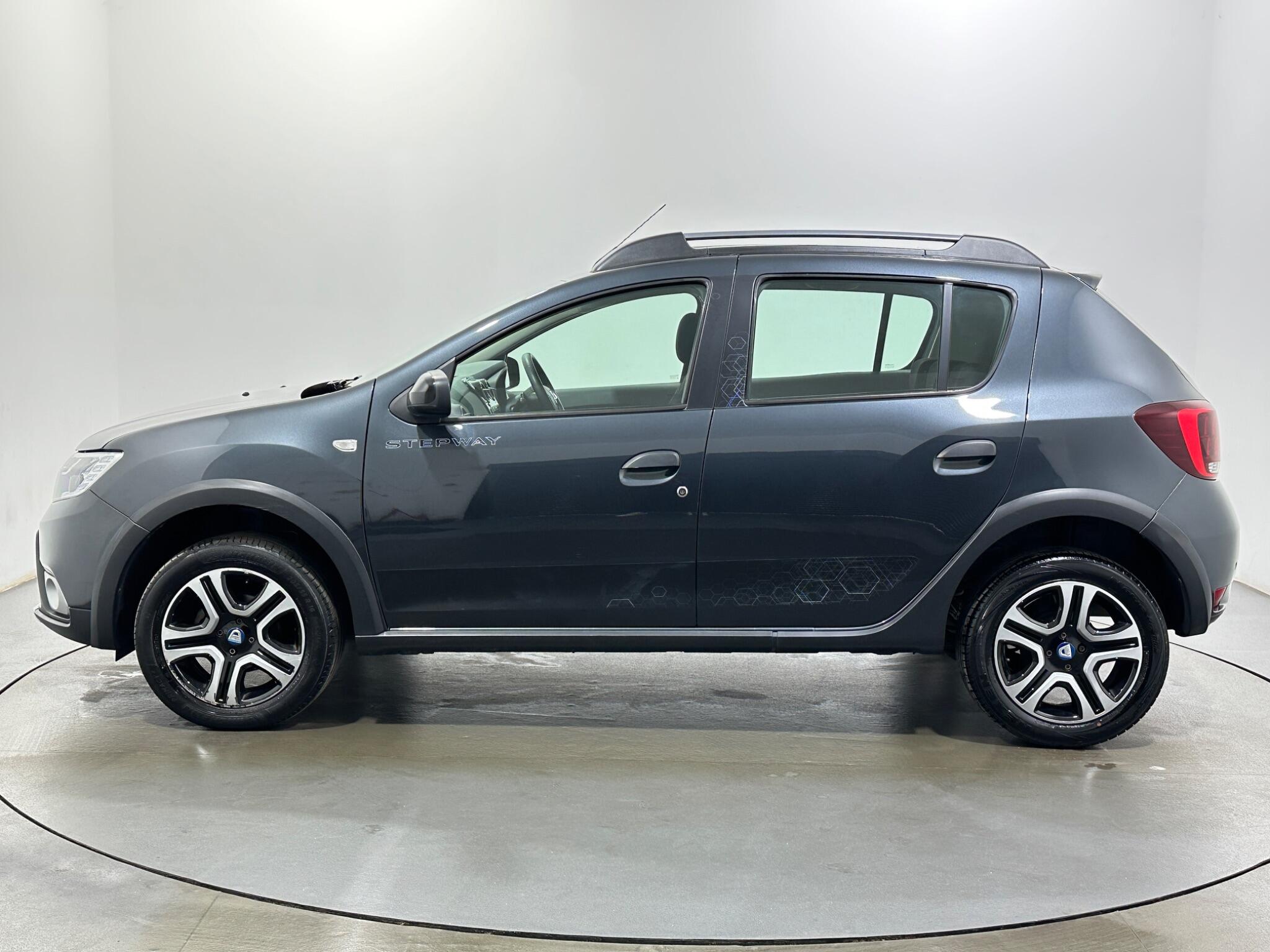 Dacia Sandero Stepway view 5