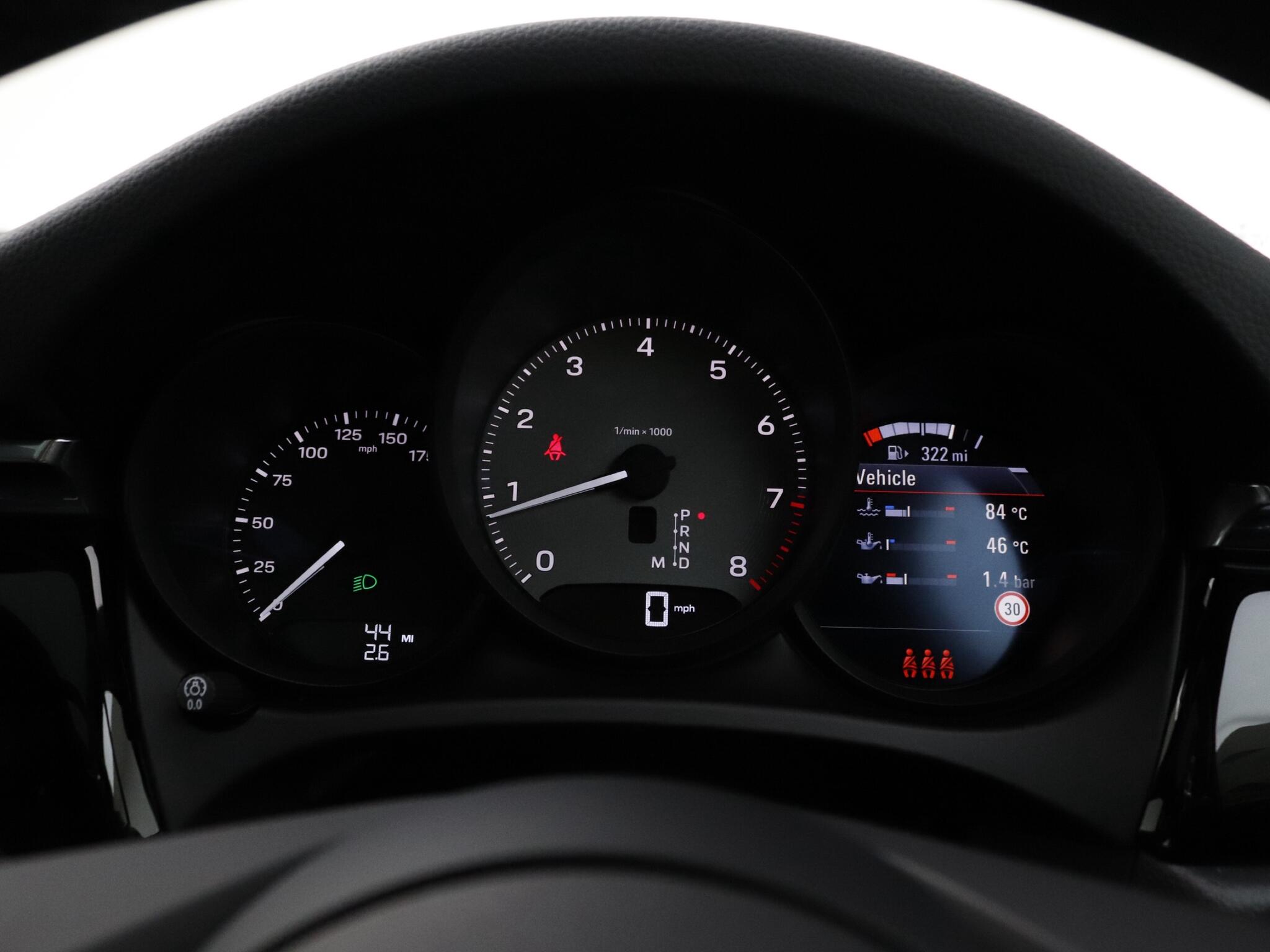 Porsche Macan view 16