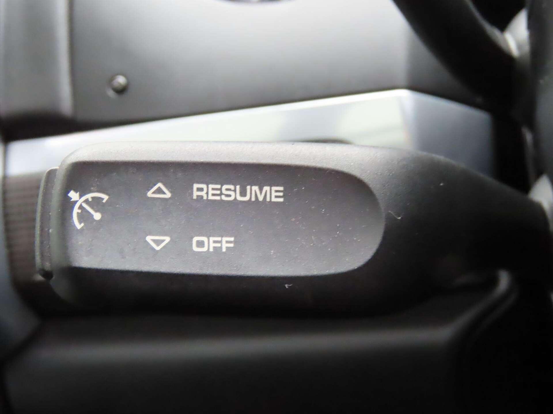 Porsche Cayenne view 15