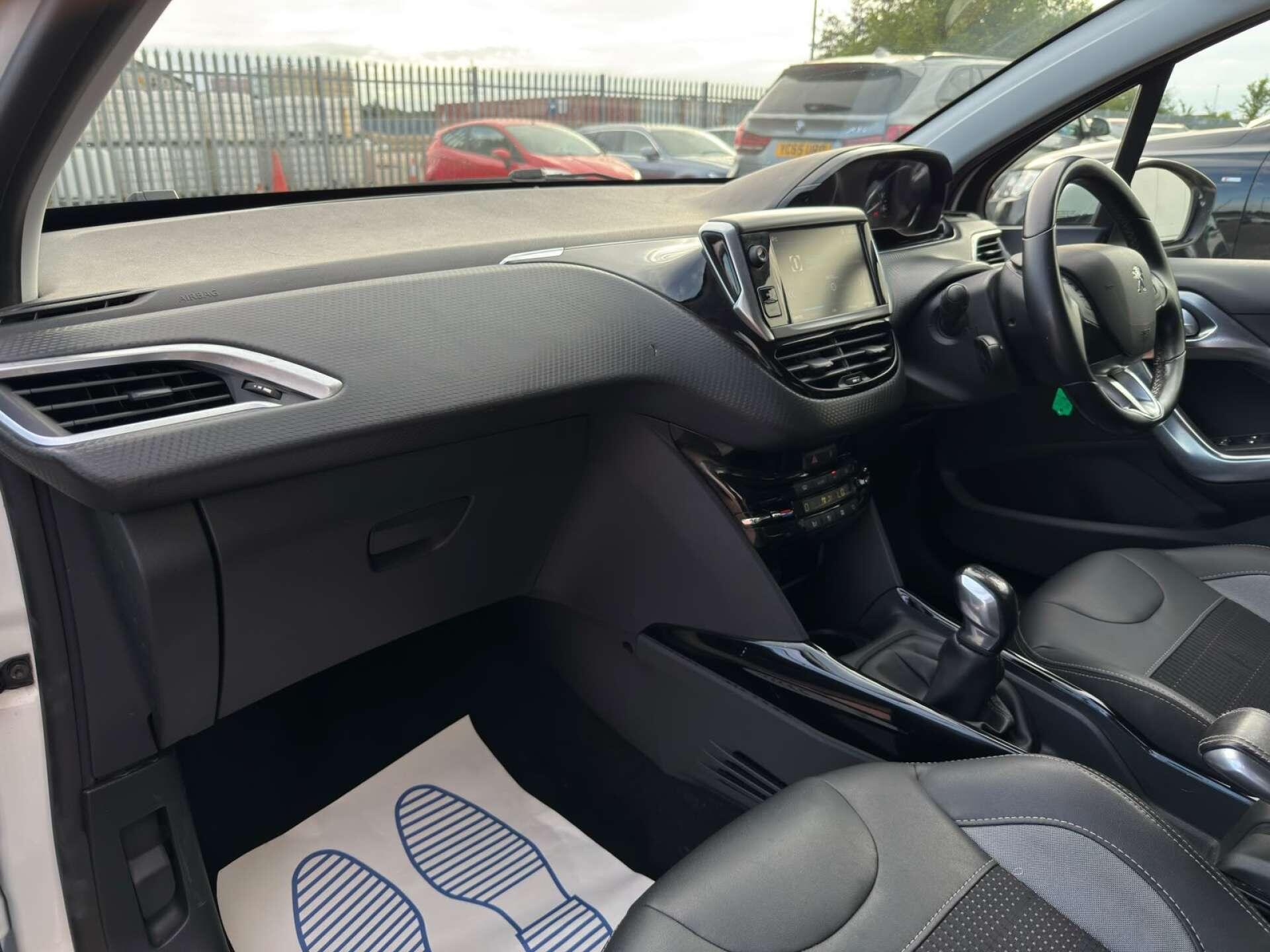 Peugeot 2008 view 35