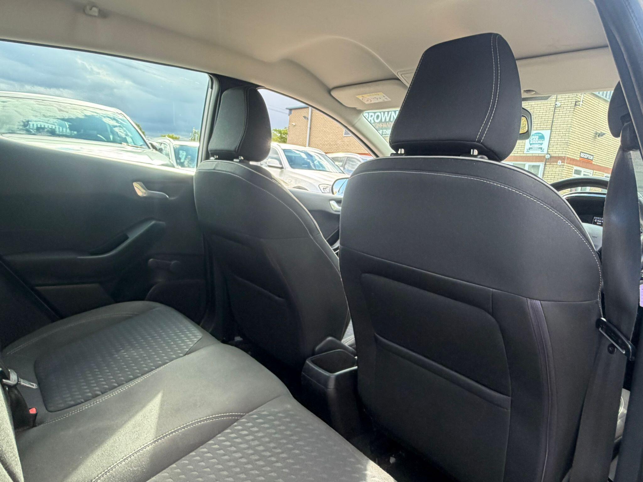 Ford Fiesta view 14